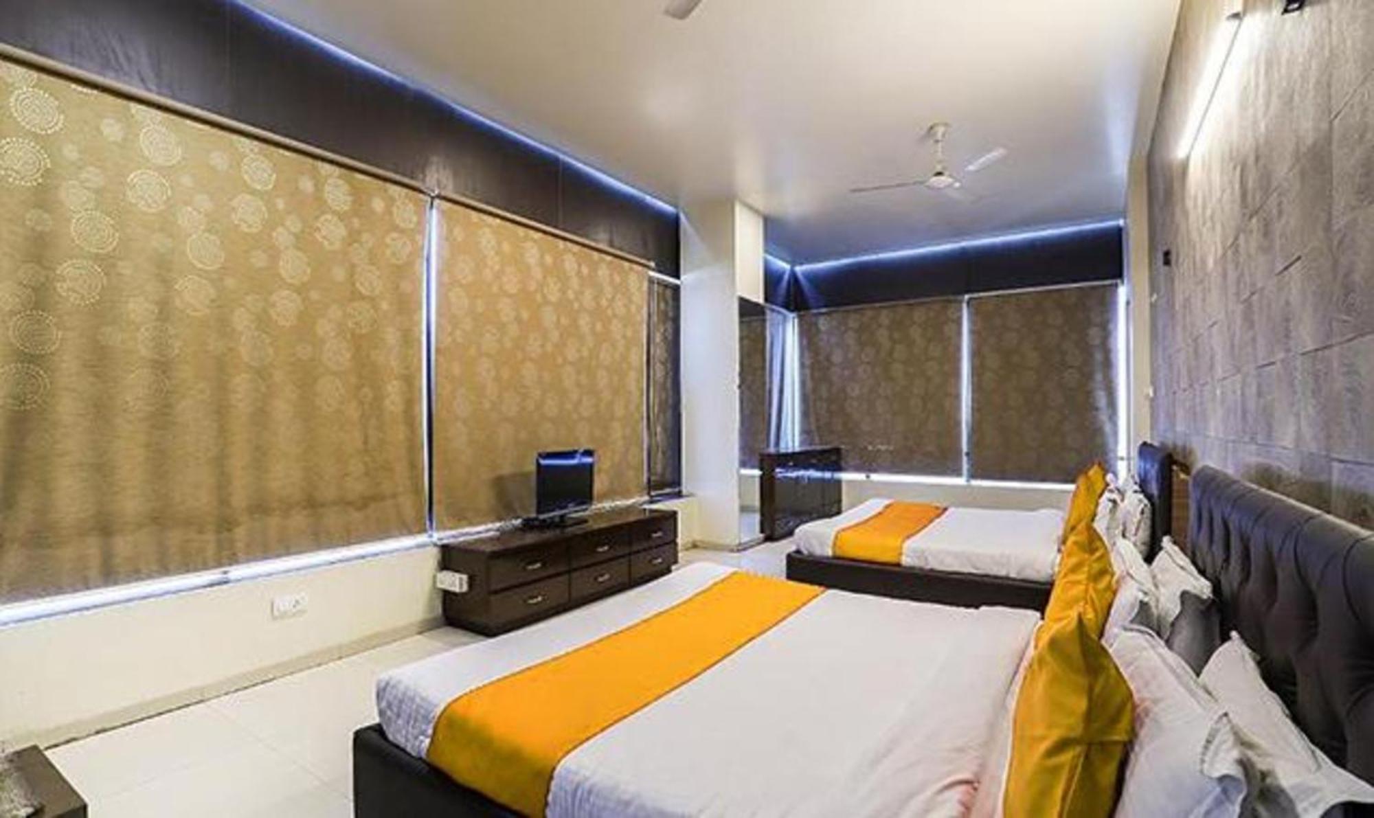 Hotel O Marigold Szúrat Kültér fotó
